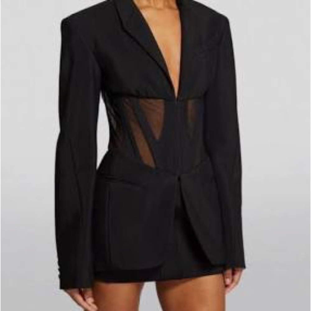 ‼️WOW‼️MUGLER BLAZER STUNNING FOR FALL‼️